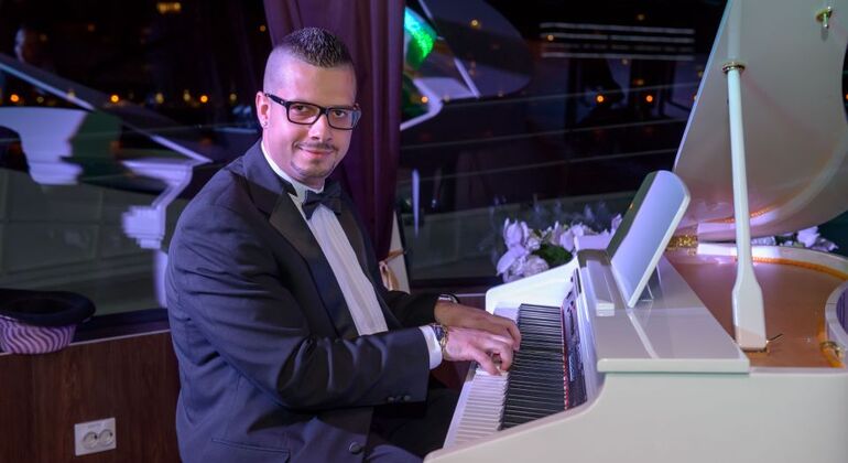 Croisière cocktail et piano Fournie par Silverline Cruises 