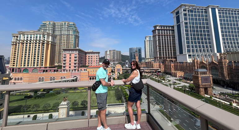 Explorar Macao: Visita a pie y en transporte público Operado por Detour Across Every Border