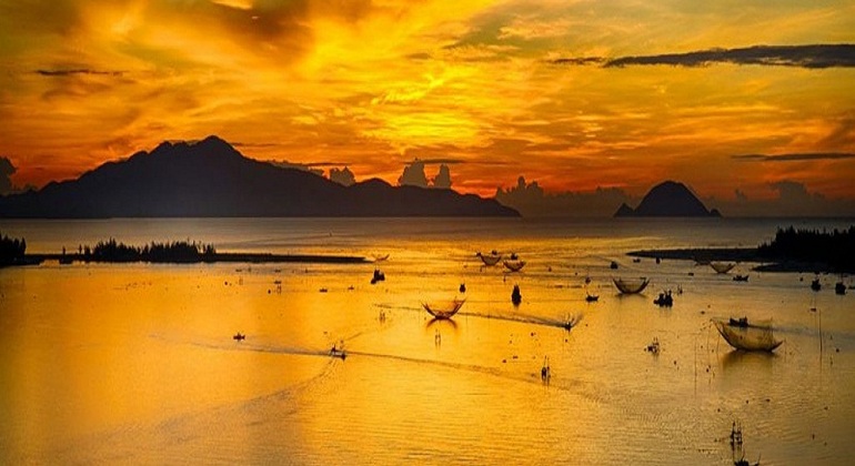 Hai Van Pass-Lang Co Bay By Boat and Oyster Tasting and Local Lunch Vietnam &mdash; #8