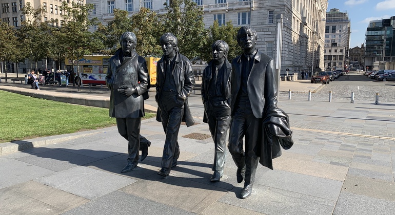 A visita guiada de carro aos Beatles em Liverpool inclui Penny Lane Strawberry Field Organizado por Beatles Walk