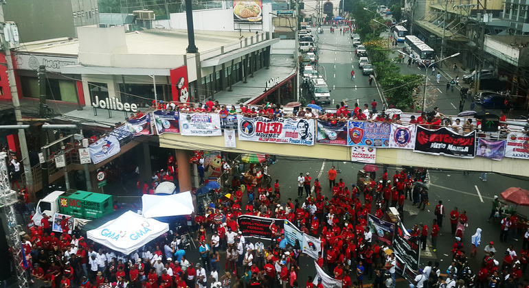 Gira social y política por Manila