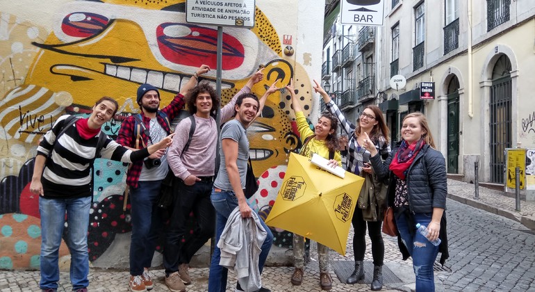 Passeio a pé pela arte de rua em Lisboa Portugal — #11