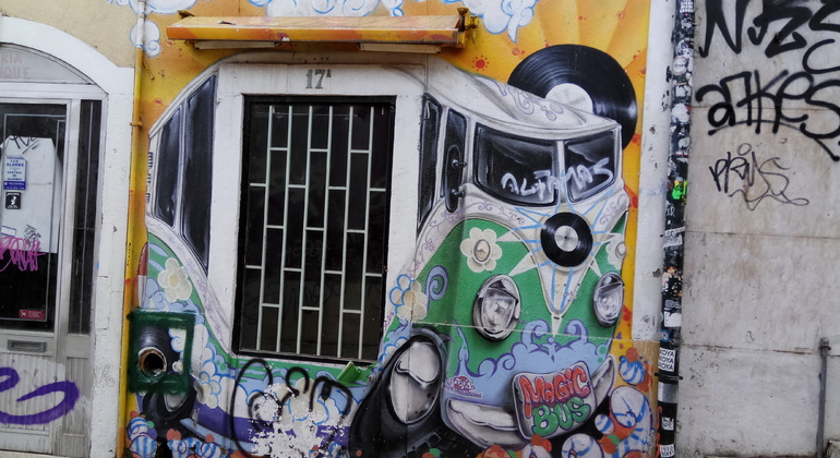 Passeio a pé pela arte de rua em Lisboa Portugal — #9