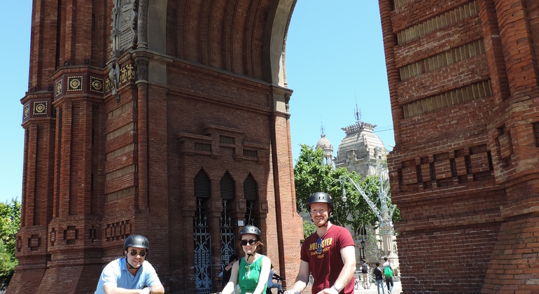 -hour-grand-barcelona-segway-tour-es-1