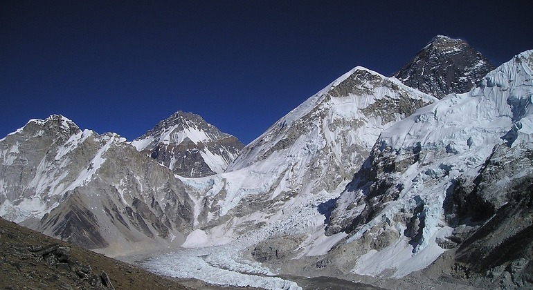 Excursión al campamento base del Everest Operado por Glorious Himalaya Trekking