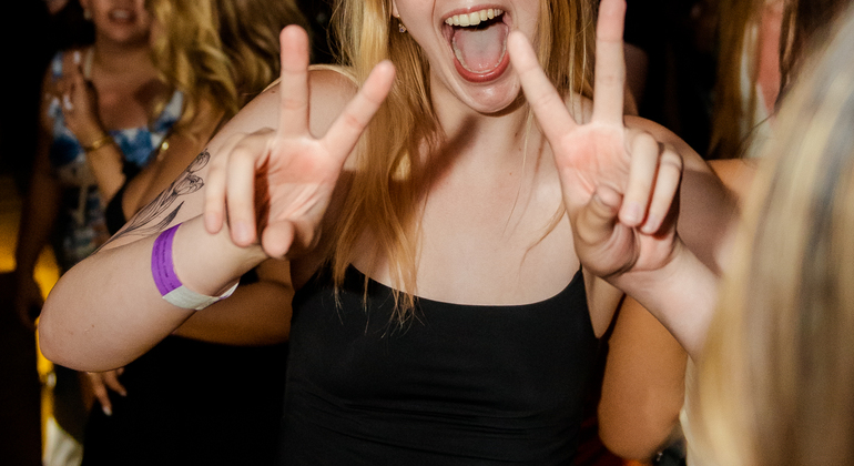 La rue Pink Pubcrawl à Lisbonne Portugal — #3