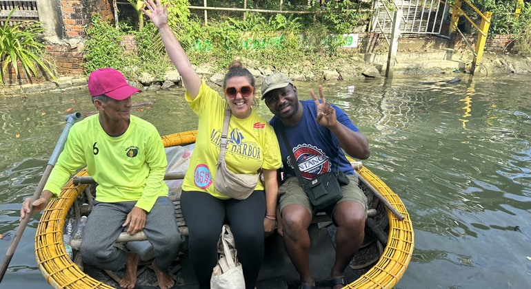 Hoi An: Experiencia en barco con cestas de bambú por el río Thu Bon Vietnam — #17