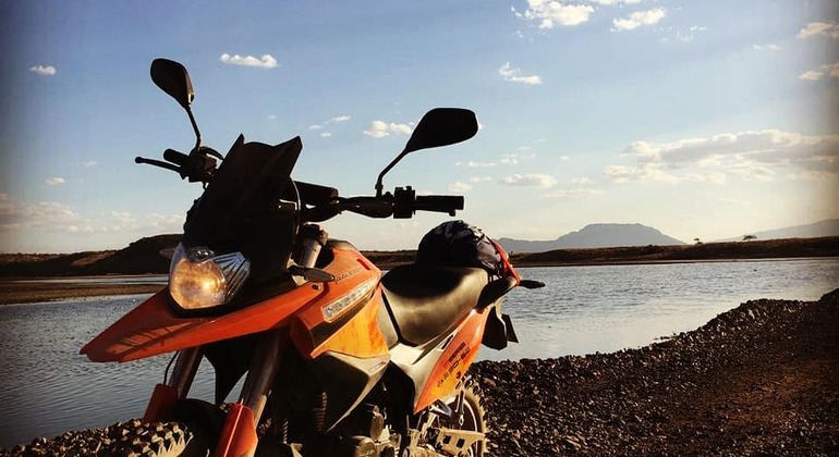 Excursión en moto al lago Magadi