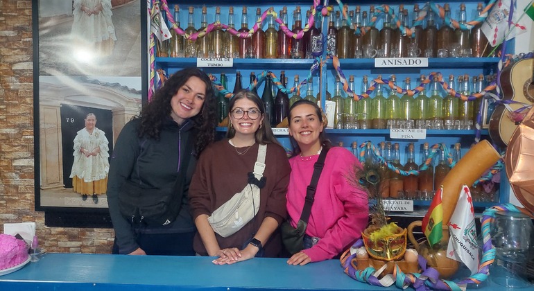 Tour notturno gratuito: Bevande locali, torri coloniali e la bellezza di Sucre Bolivia &mdash; #5