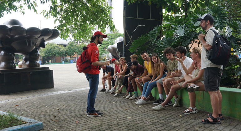 Tour Violência e Pós-Conflito em Medellín Colômbia — #17