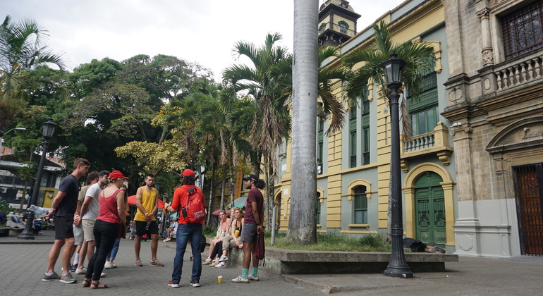 Tour Violência e Pós-Conflito em Medellín Colômbia — #22