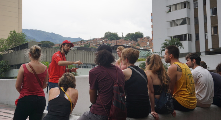 Tour Violência e Pós-Conflito em Medellín Colômbia — #35