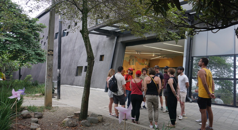 Tour Violência e Pós-Conflito em Medellín Colômbia — #42