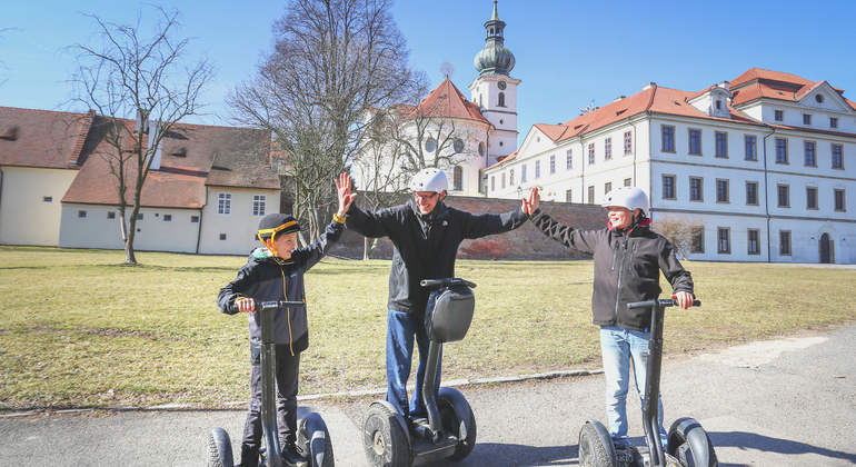 Visite des monastères de Prague en Segway