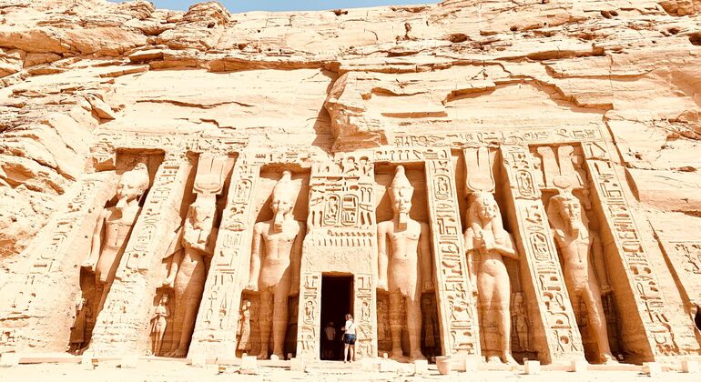 tour-to-abu-simbel-temples-by-road-from-aswan-es-1