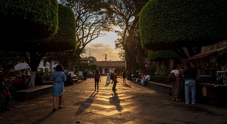 Conhecer os cantos e recantos do centro de Valle de Bravo, Mexico