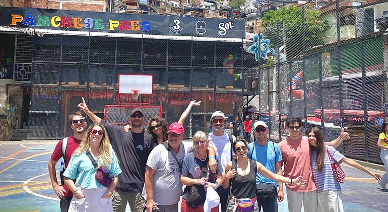 Free-Tour-Comuna-13-in-Medellin-34