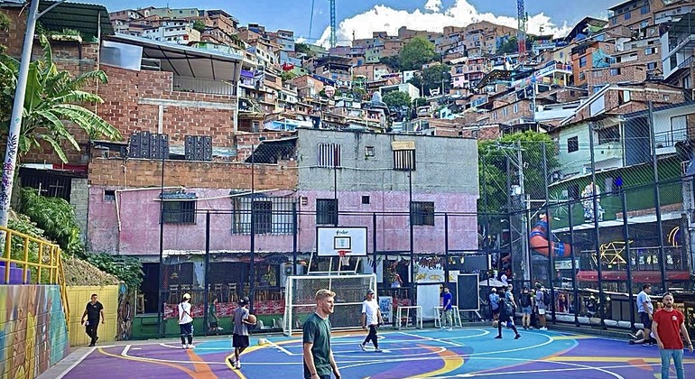 Free Tour of Comuna 13: History, Hidden Gems, Graffiti Colombia &mdash; #5