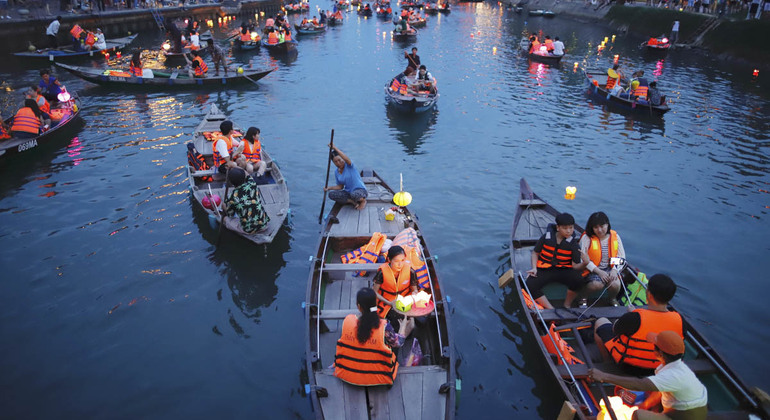 Hoi An Riskshaw Tour & Shoping Experience with Local Street Foods Vietnam &mdash; #8