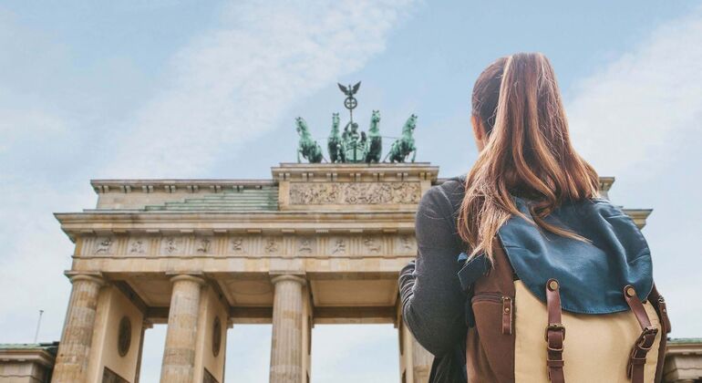 Berlin Essentials : La capitale historique, visite audio in-App Fournie par WeGoTrip OU