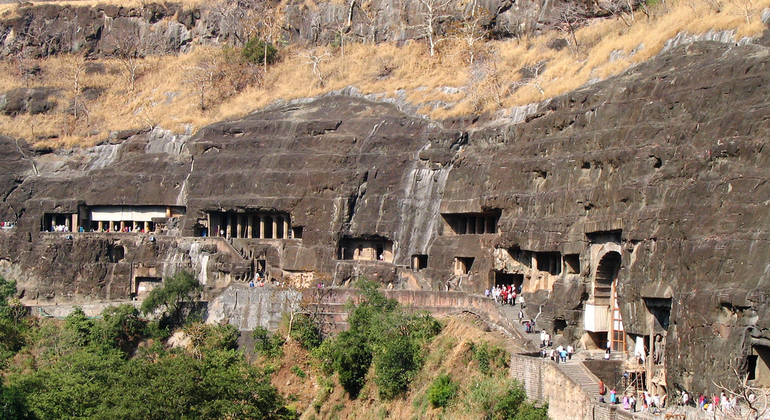 Private Full-day Sightseeing Tour Caves in Aurangabad, India
