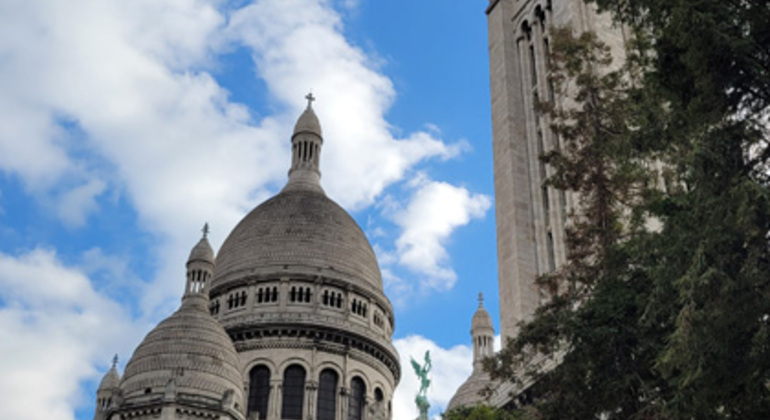 free-walking-tour-con-audifonos-guia-por-montmartre-en-2