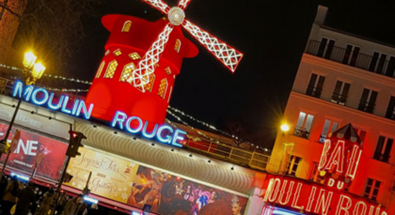 free-walking-tour-con-audifonos-guia-por-montmartre-en-4