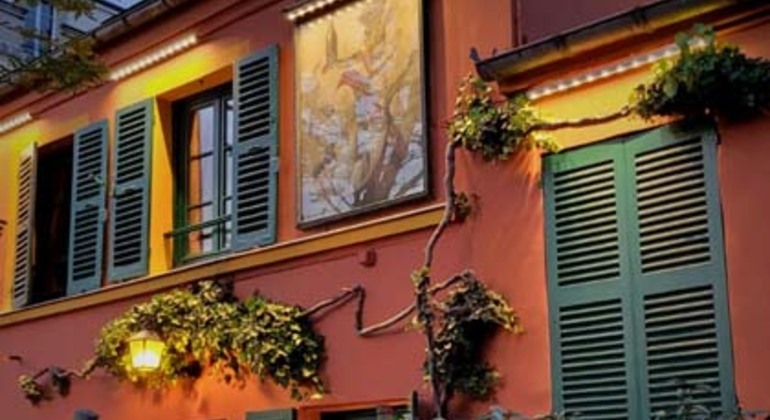 free-walking-tour-con-audifonos-guia-por-montmartre-en-5