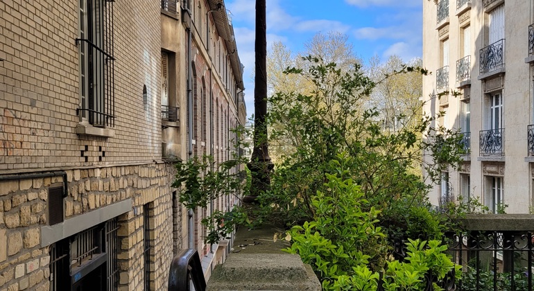 free-walking-tour-con-audifonos-guia-por-montmartre-en-7