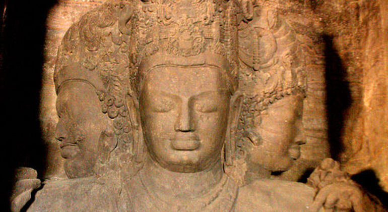 Ganztägige Tour zu den Elephanta-Höhlen und dem Prince of Wales Museum Bereitgestellt von Apollo Voyages (India)