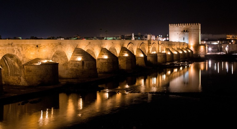 Córdoba Luminosa: il miglior tour gratuito notturno Spagna &mdash; #7