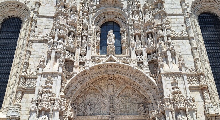 belem-free-tour-a-walk-through-the-memories-of-an-empire-es-3