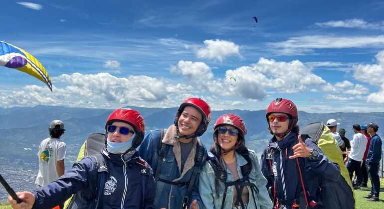 Paragliding-Erlebnis am Himmel von Medellín
