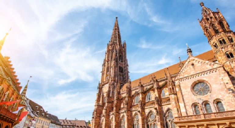 Um belo passeio pelo coração da cidade - Visita gratuita Organizado por Freiburg City Tours