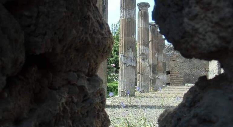 exploring-pompeii-its-ruins-es-12