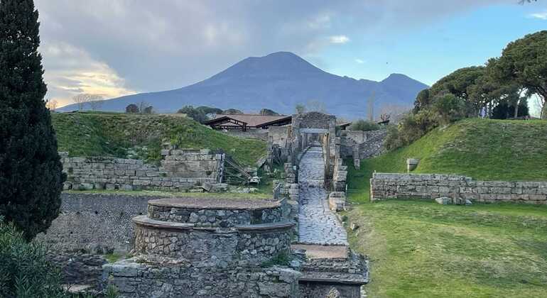 exploring-pompeii-its-ruins-es-4