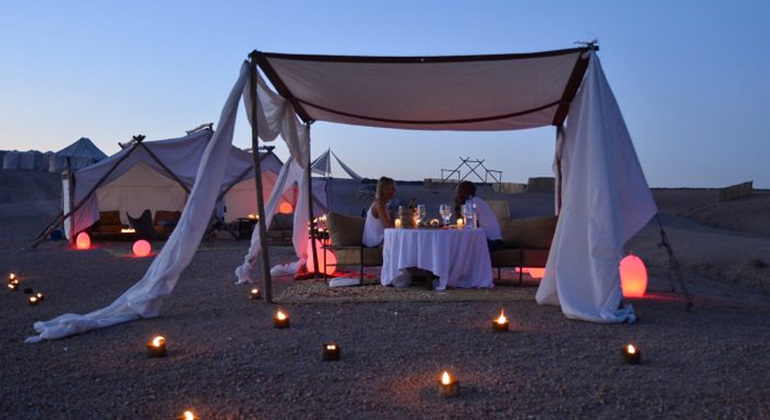 Esperienza culinaria magica nel deserto: Cena sotto le stelle nel deserto di Agafay. Fornito da ABDELKARIM EL MANNANI