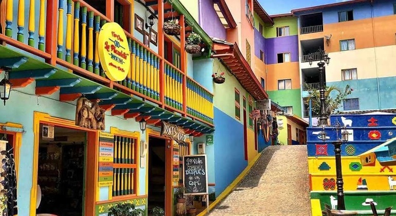 Tour Guatapé desde Medellín y Piedra del Peñol.