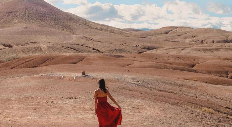 Cena nel deserto di Agafay con tramonto in cammello da Marrakech Fornito da Moroccobestvisits 