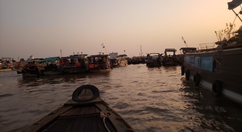 Mercado flutuante de Cai Rang, um local de visita obrigatória no Delta do Mekong, Vietnam