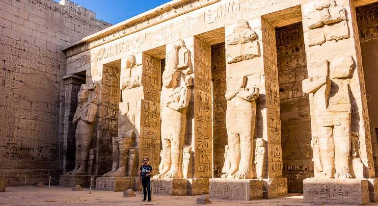 Excursão de um dia a Luxor para a margem leste - Visita aos Templos de Karnak e Luxor Organizado por Emo Tours Egypt