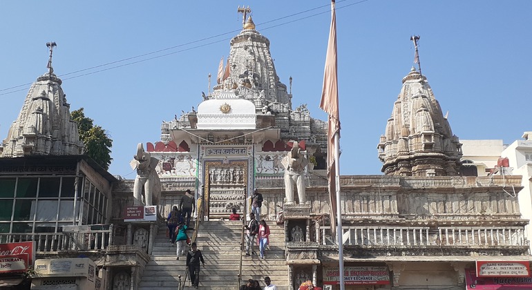 Visite à pied de la vieille ville et du marché local d'Udaipur Fournie par Manish Suthar