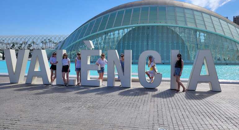 Get to know the whole city of Valencia on a bike ride Provided by Eduardo