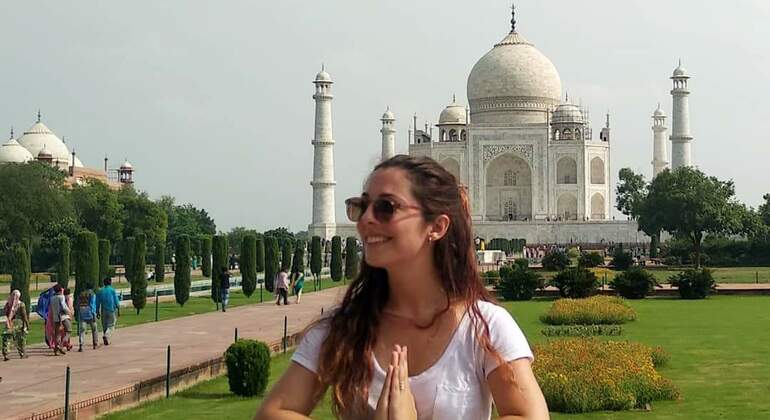 Overnight Trip to Taj Mahal from Delhi