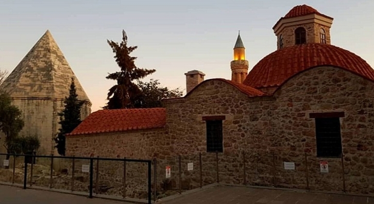 amazing-walking-tour-in-antalya-old-city-en-7