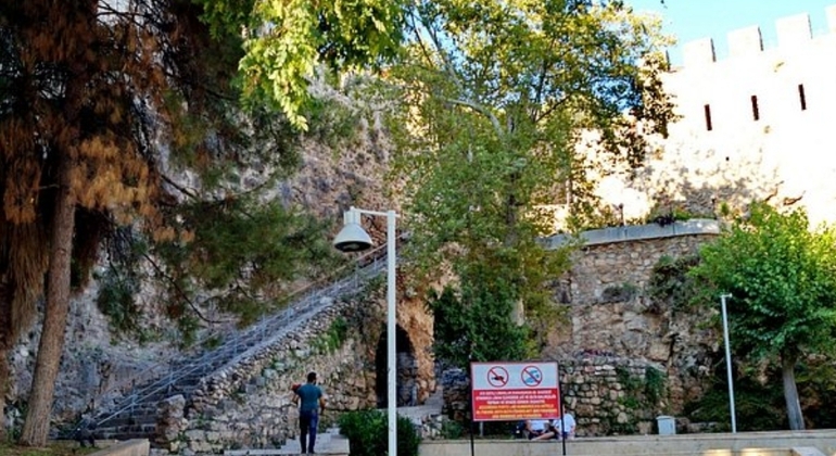 amazing-walking-tour-in-antalya-old-city-en-10