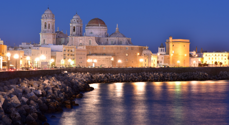 Free Night Tour of Cádiz Provided by Oway Tours