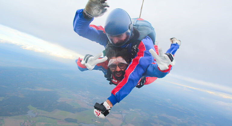 Paracadutismo in tandem a Praga con trasferimenti gratuiti Repubblica Ceca &mdash; #3
