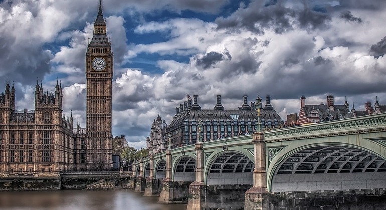 London Bridge Free Walking Tour England — #1