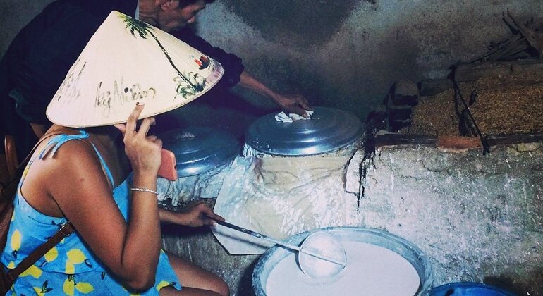 Tour privato - Realizzazione di tappetini per dormire e esperienza con gli spaghetti Fornito da Tho